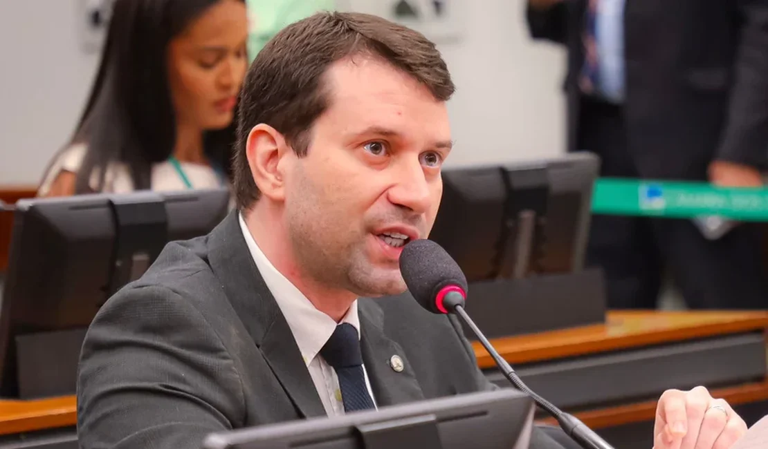 Acordos de deputados federais e estaduais que disputam a reeleição estão sempre na pauta