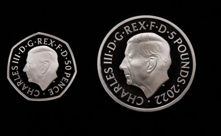 Novas moedas com retrato do rei Charles III entram em circulação no Reino Unido