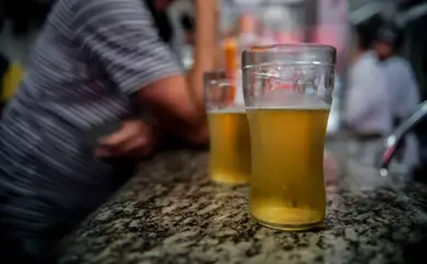 Carnaval é saúde! Quantas calorias perdemos atrás do bloco e as bebidas alcoólicas que engordam menos