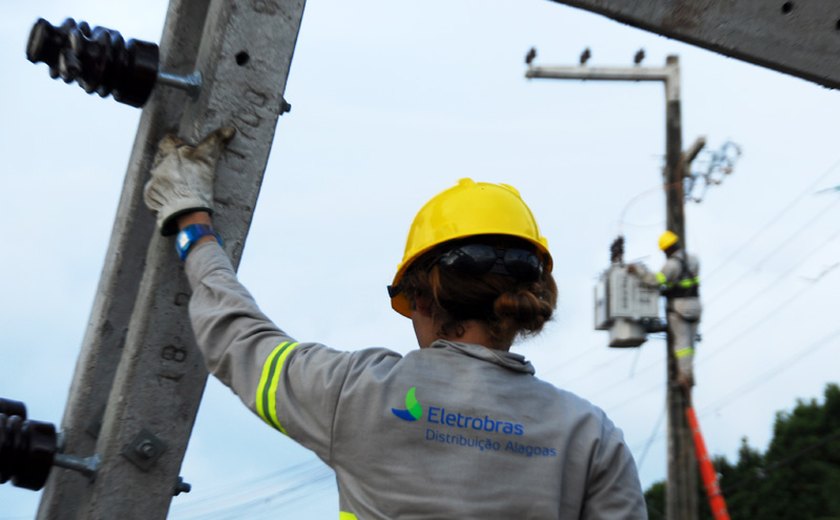Energia mais cara e demissão dos trabalhadores: como a venda da Eletrobras afeta o povo Alagoano?
