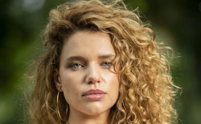 Bruna Linzmeyer relembra dificuldades quando teve sexualidade exposta: ‘Foi super indelicado’