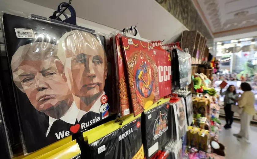 Trump suspende sanções financeiras contra Rússia até 20/8