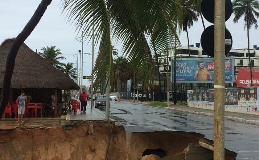 Fortes chuvas causam estragos em Maceió; moradores foram orientados a deixar casas