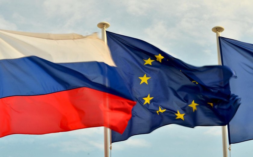 Resolução da crise ucraniana implicará alívio das sanções da UE contra Rússia, diz mídia
