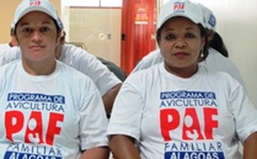Produtores beneficiados pelo PAF participam de Seminário de Avicultura Familiar