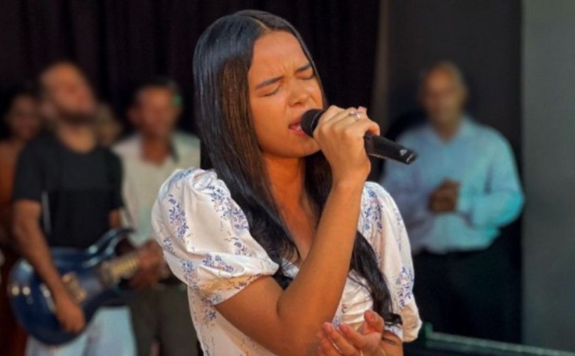 Cantora gospel de 18 anos morre após acidente de trânsito na BA