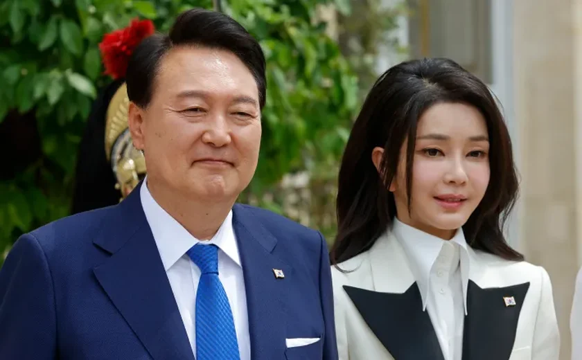 Presidente da Coreia do Sul rejeita pedidos para investigar primeira-dama e oficiais