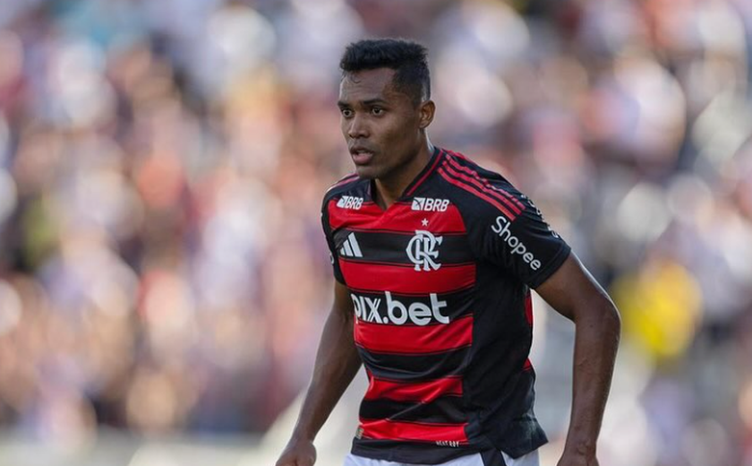 Alex Sandro tem lesão muscular de grau 1 detectada e desfalca o Flamengo por três semanas