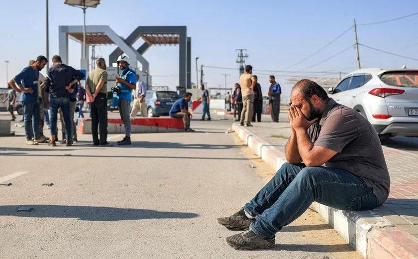 Egito suspende saída de Gaza após ataque de Israel a ambulâncias