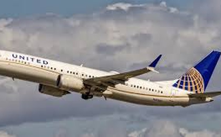 Voo da United Airlines aborta a decolagem em Pequim após falha no motor