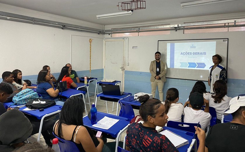 Vigilância Sanitária promove capacitação sobre boas práticas em escola municipal