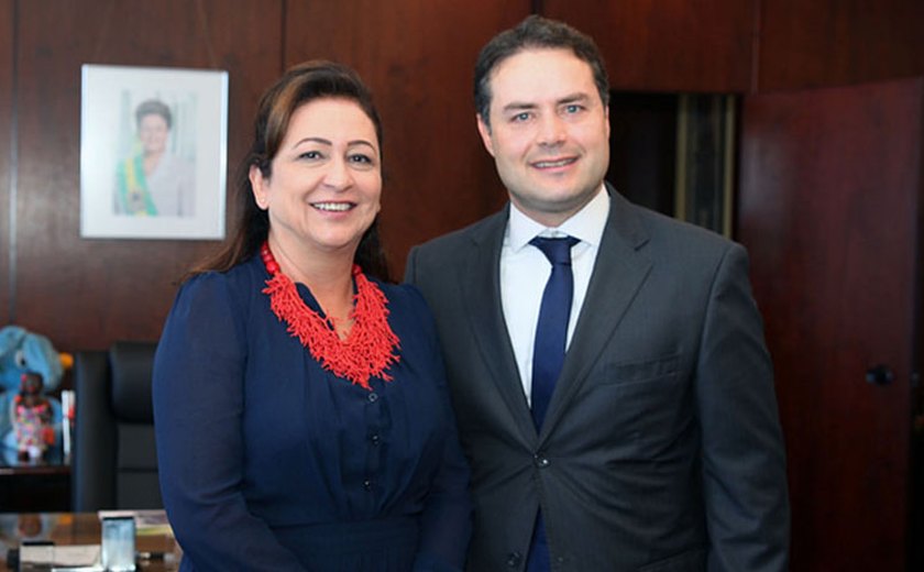 Katia acerta cooperação com governador Renan Filho