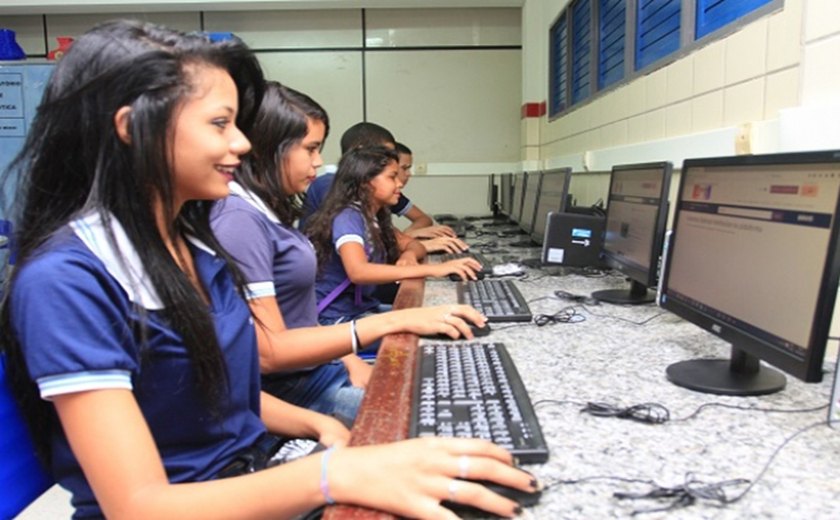 Escolas estaduais de Palmeira dos Índios ganham com laboratórios de informática