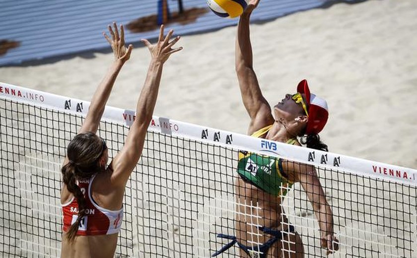Brasileiras vencem e garantem medalha ao país na etapa do vôlei de praia em Viena