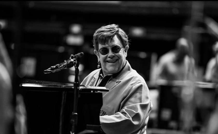 Elton John: em documentário, astro revela que filhos estão preocupados com sua saúde