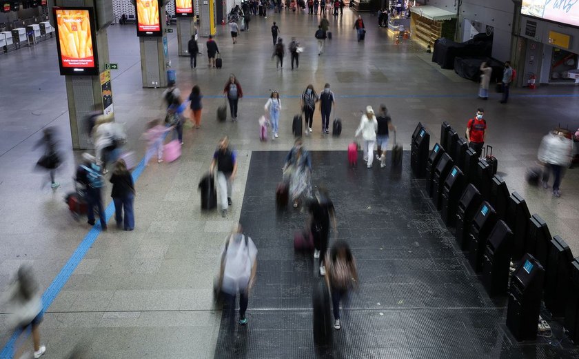 Greve de aeronautas entra no 2°dia com atrasos e cancelamentos de voos