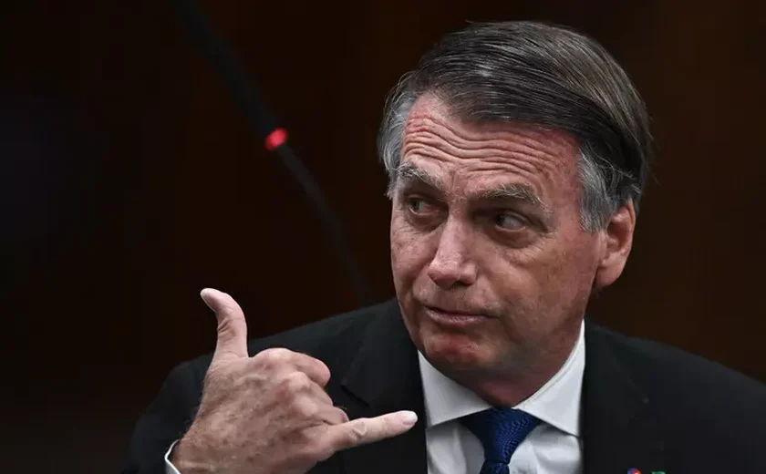 Ao STF, Mauro Cid diz que Bolsonaro leu e editou minuta golpista