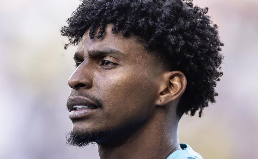 Joia na base do Flamengo, falhas no início como profissional: como Hugo Souza deu a volta por cima e virou herói no Corinthians