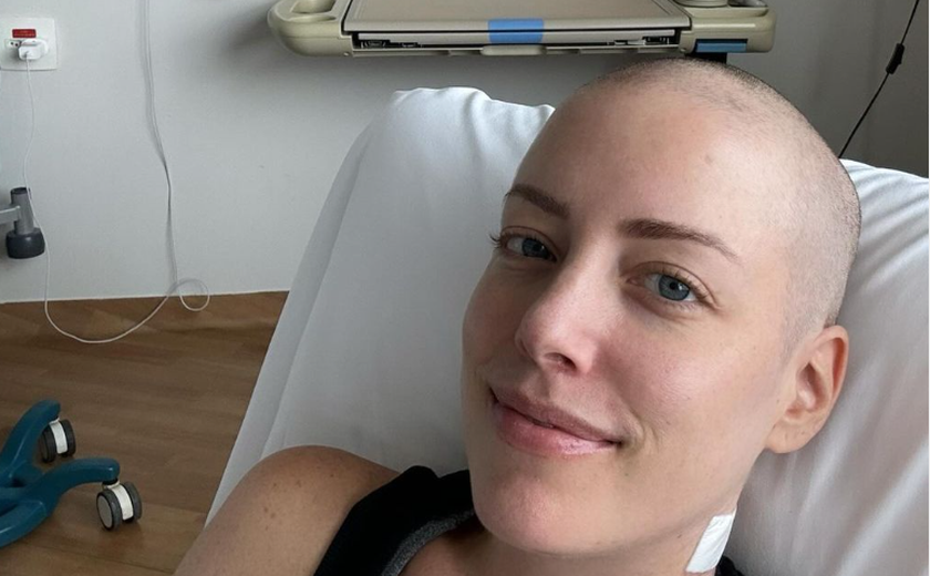 Em casa após alta hospitalar, Fabiana Justus presencia caçula comendo pela primeira vez: 'Esperamos eu voltar'