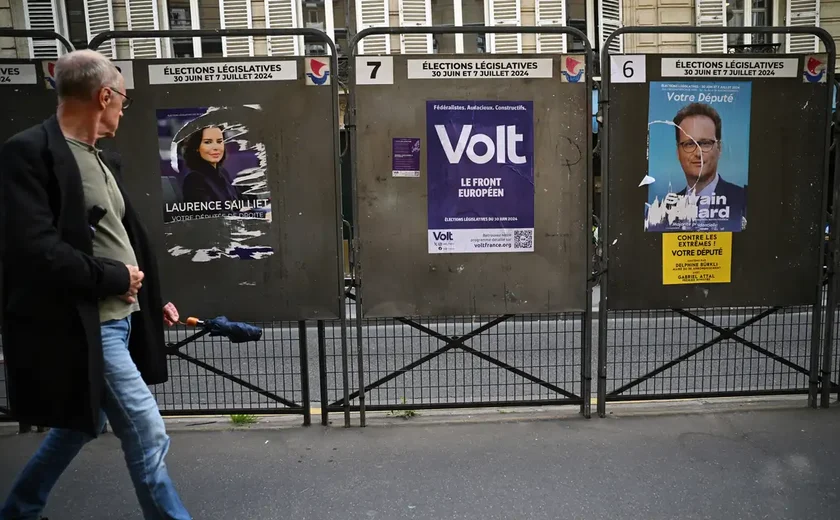 Em reviravolta, esquerda consegue ficar em primeiro na França