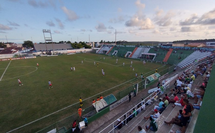 Em jogo de líderes, CSE vence Coruripe no Gerson Amaral