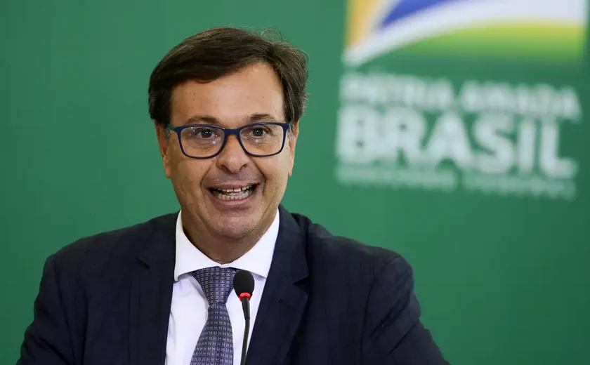 Ex-ministro pede Pix para pagar advogados e médicos de Bolsonaro e também ajudar Eduardo