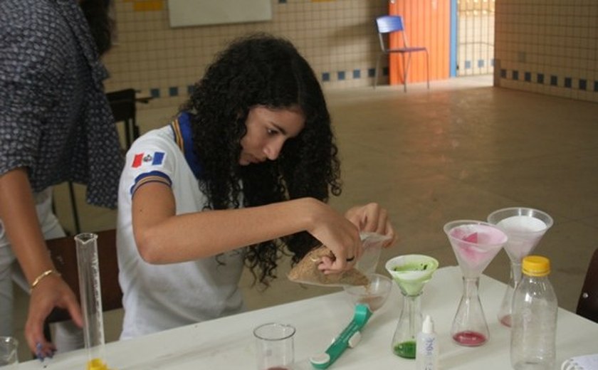 Educação apresenta programa de Ensino Integral à comunidade de Delmiro Gouveia