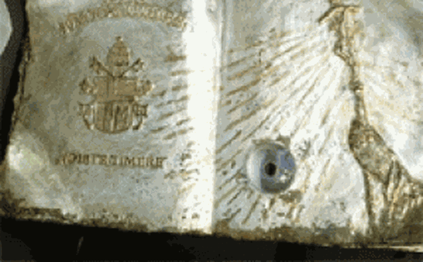 Roubado relicário com sangue de João Paulo II