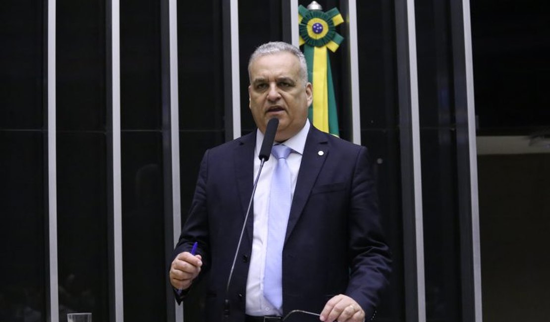Alfredão nas paradas