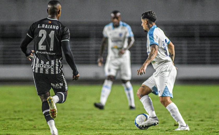 No Rei Pelé, CSA vence Figueirense por 3 a 1 e deixa a zona de rebaixamento da Série C