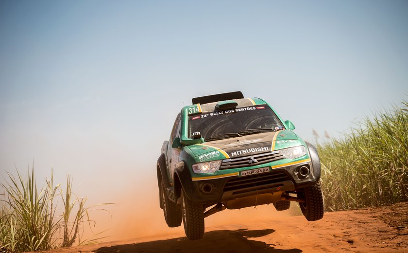 Navegador alagoano completa o Rally dos Sertões na terceira posição da categoria Protótipos