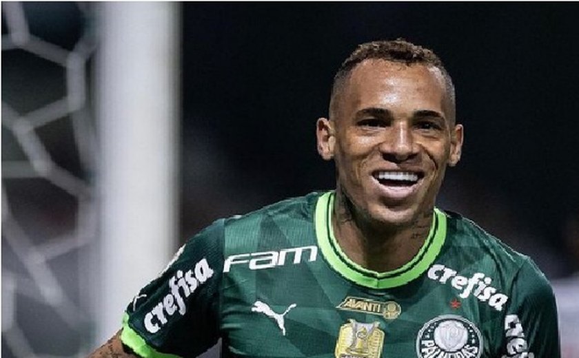 Árbitro tira gol de Flaco, dá para Breno Lopes em súmula e gera gafe com dirigente do Botafogo