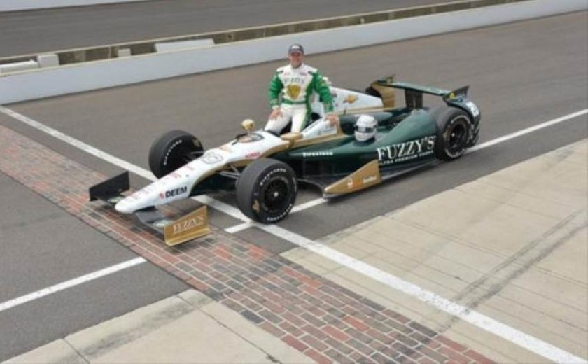 Carpenter fatura pole das 500 Milhas de Indianápolis e Castroneves larga em 8º