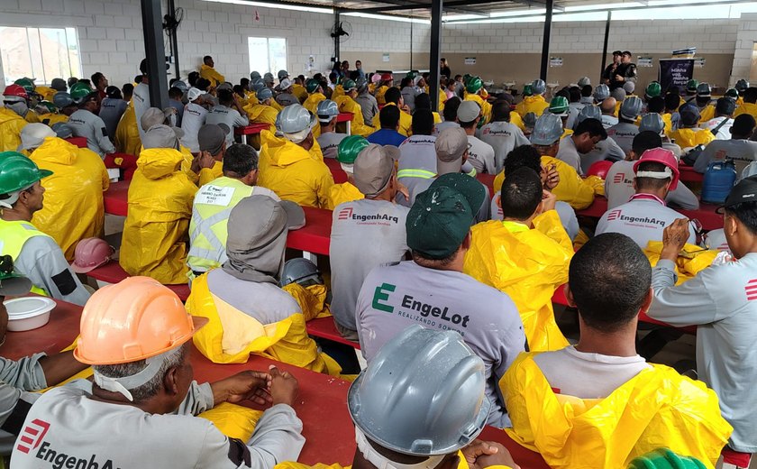 “Agosto Lilás”: MPAL visita obra e sensibiliza trabalhadores da construção sobre prevenção e combate à violência contra a mulher