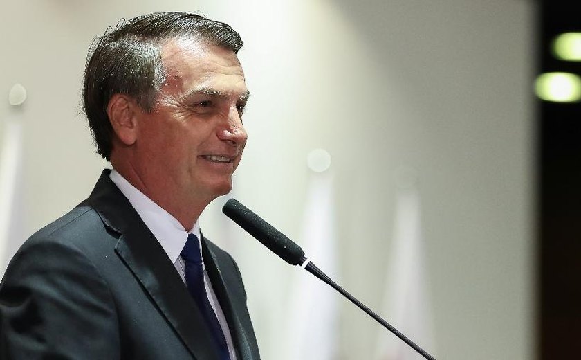 Bolsonaro diz que se capitalização ficar fora de reforma, o &#8216;governo prossegue&#8217;