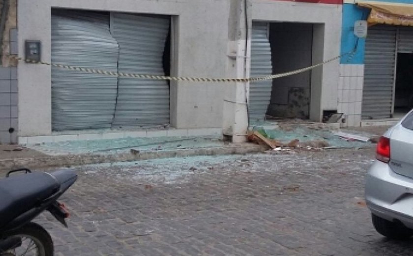Bandidos explodem caixa eletrônico da agência Bradesco de Paulo Jacinto