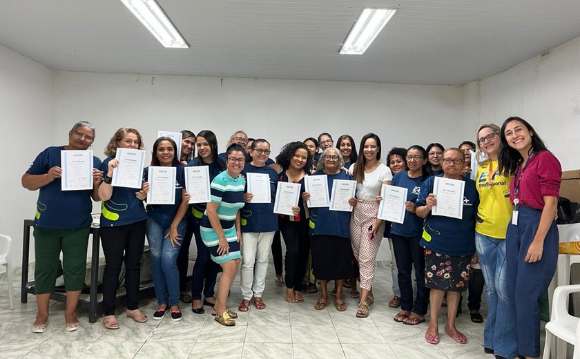 Equatorial Alagoas realiza entrega de certificados dos cursos de bijuterias e ecobags ofertados por meio da plataforma E+Profissional