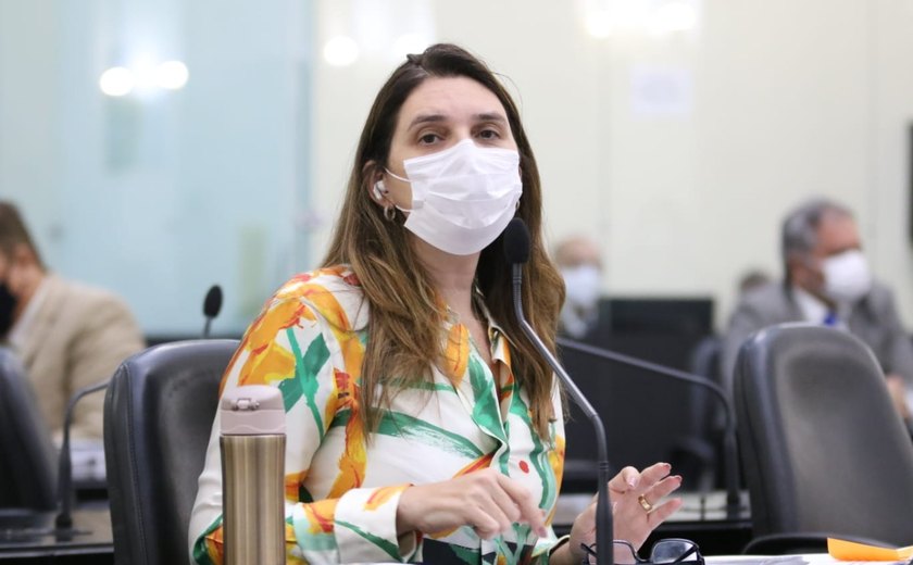 “A mulher é mais uma vez objeto de disputa de poder”, lamenta Jó, ao criticar local de vacinação de grávidas e puérperas