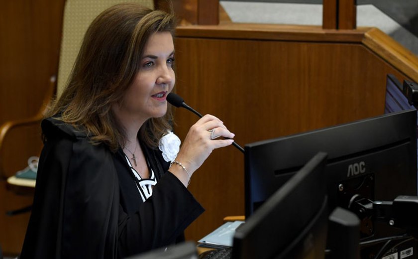 Ministra do STJ vê 'arrogância' de desembargador que negou preferência a advogada grávida