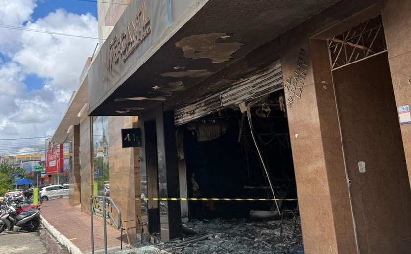 Polícia Civil investiga incêndio criminoso em instituição financeira de Arapiraca