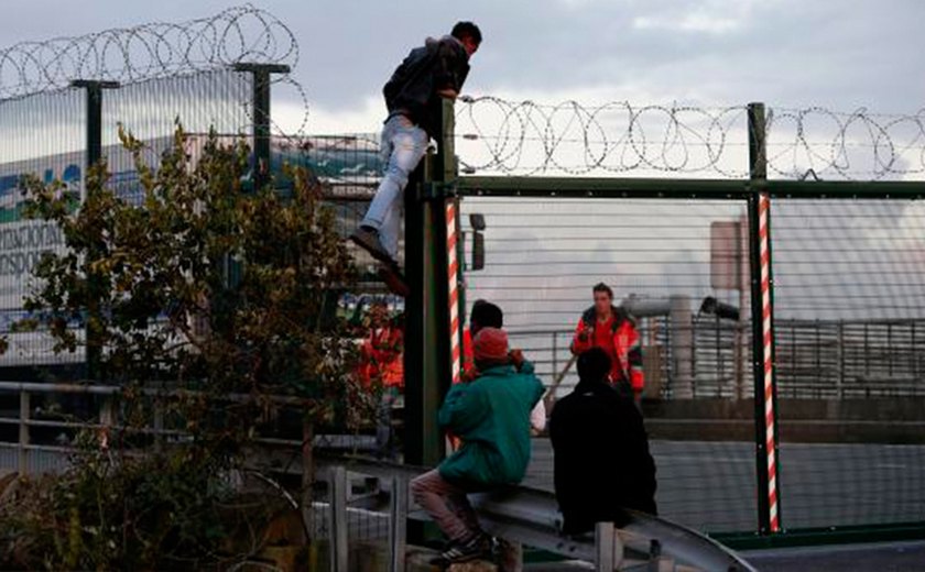 Eurotúnel: 1,7 mil imigrantes são barrados entre domingo e hoje