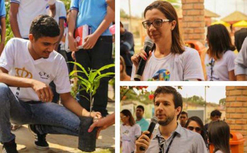 Estudantes plantam mudas nativas no Bosque das Arapiracas