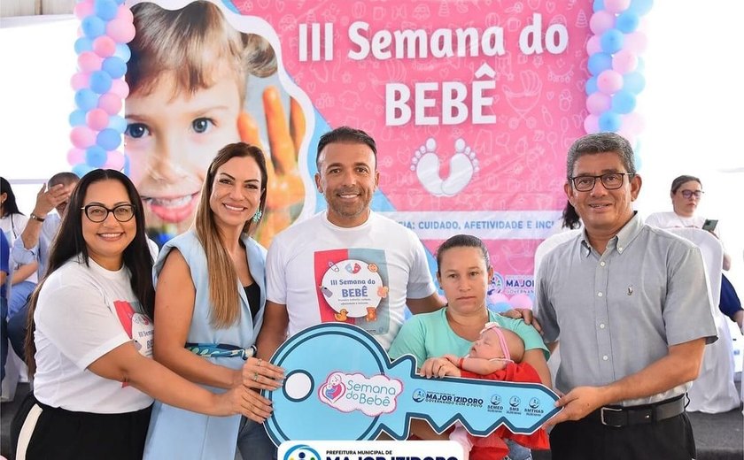 Prefeito Theobaldo Cintra prestigia encerramento da III Semana do Bebê em Major Izidoro