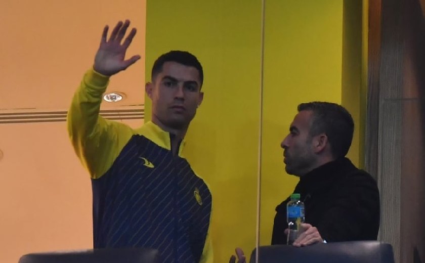 Cristiano Ronaldo coloca mansão de sete quartos, cinema e quadra de tênis à venda