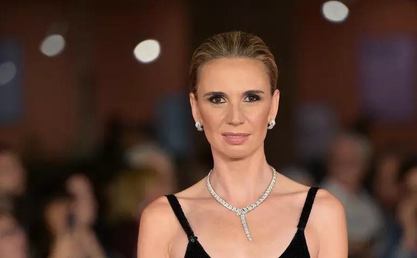 Atriz italiana Emanuela Fanelli apresentará Festival de Veneza