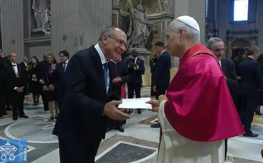 Alckmin se encontra com papa Leão XIV e entrega carta de Lula com convite para COP-30