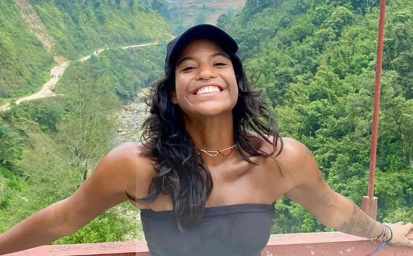 Alpinistas estão a caminho da área onde brasileira desapareceu na Indonésia, diz família