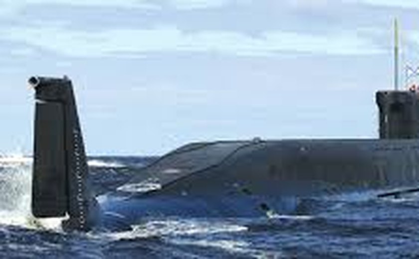 -40 ºC: como é a vida dentro de um submarino nuclear navegando sob 18 metros de gelo do Ártico; veja imagens