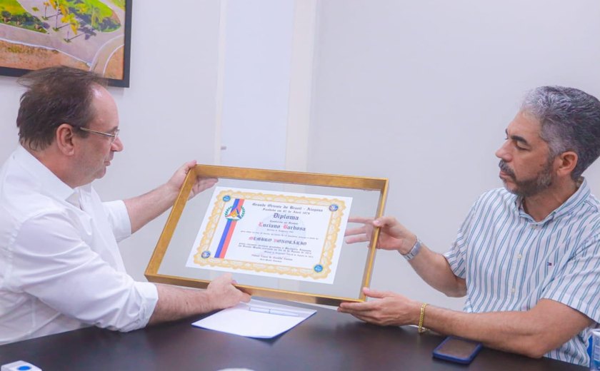 Prefeito Luciano recebe honraria da Loja Maçônica de Arapiraca
