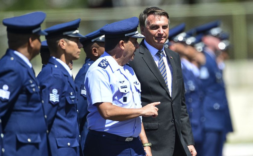 Ex-comandante da FAB confirma alerta de prisão a Bolsonaro por general